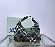 Burberry Medium Peg Duffle Bag- 28 x 16.5 x 33.5cm - 1