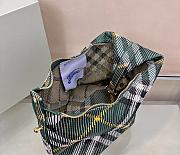Burberry Medium Peg Duffle Bag- 28 x 16.5 x 33.5cm - 5