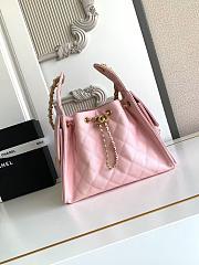 CHANEL 25 Small Handbag Grained Calfskin & Gold-Tone Metal Pink - 1