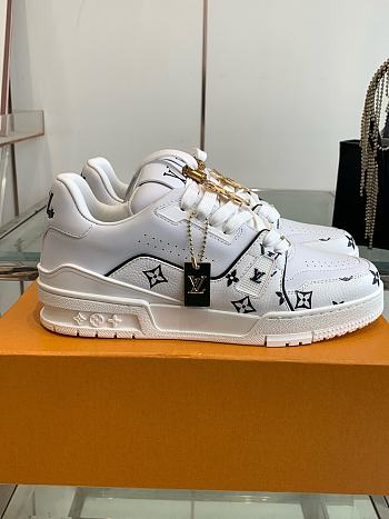 Louis Vuitton Sneakers 028