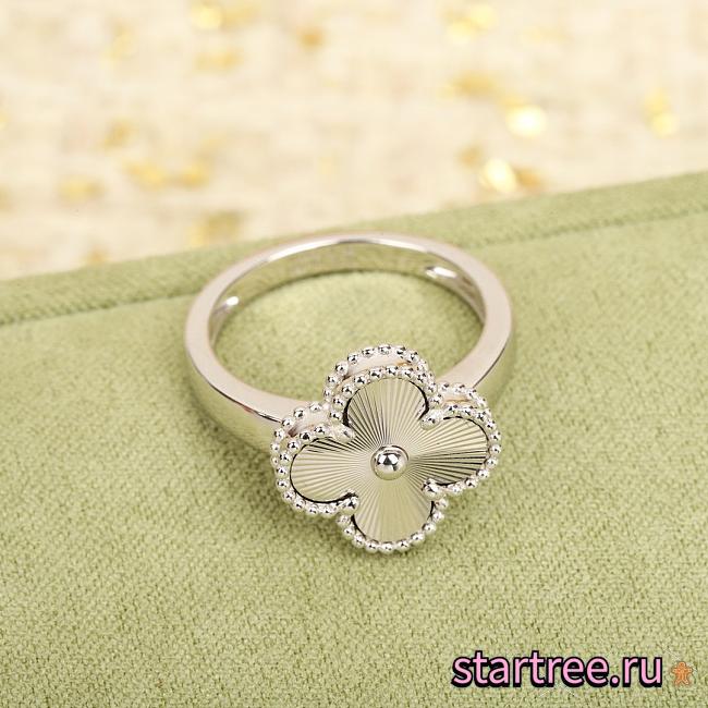 Van Cleef Arpels Ring 003 - 1