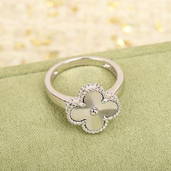 Van Cleef Arpels Ring 003