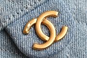 CHANEL 25 Medium Handbag Washed Denim & Gold-Tone Metal Blue - 2