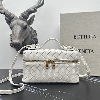 Bottega Veneta Bang Bang Vanity Case White - 23*12.5*6cm