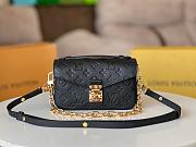 LV Pochette Metis East West Monogram M46595 - 1