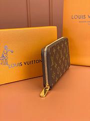 Louis Vuitton Double Zippy Wallet M61723  - 4