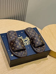 Louis Vuitton Men slippers 016 - 3
