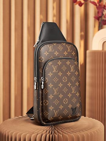 Louis Vuitton Avenue Slingbag M46327-20*31*7cm