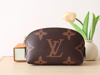 Louis Vuitton Pochette Cosmetic Bag M11249-19CM