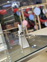 Hermes KELLY 19 IN White - 4
