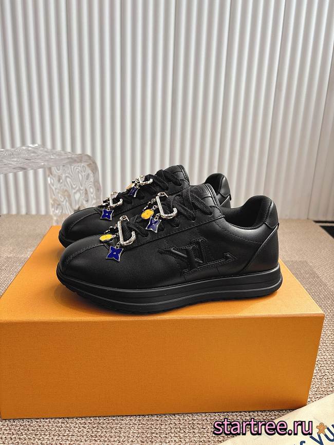 Louis Vuitton Sneakers 032 - 1