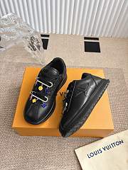 Louis Vuitton Sneakers 032 - 3