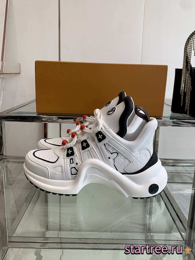 Louis Vuitton Sneakers 042 - 1