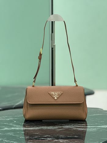 Prada Women's Shoulder Bags in Saffiano Leather & Nylon 002-26x14x9.5cm