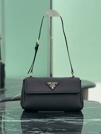 Prada Women's Shoulder Bags in Saffiano Leather & Nylon 004-26x14x9.5cm
