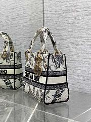 Dior Medium Lady D-Lite Bag Embroidery with Multicolor 003-24cm - 5