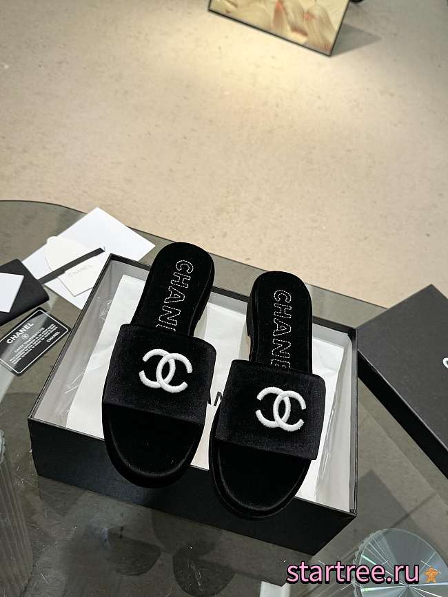Chanel slippers 010 - 1