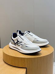Louis Vuitton Sneakers 045 - 1