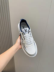 Louis Vuitton Sneakers 045 - 5