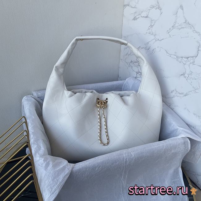 Chanel 26C Hobo Bag White Leather-35×12×45cm - 1