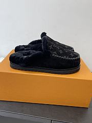 Louis Vuitton Slippers 031 - 4