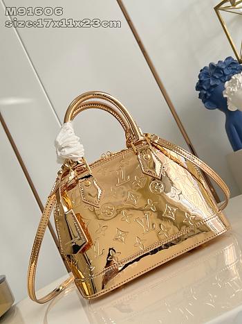 Louis Vuitton Monogram Vernis Alma BB-17*11*23cm