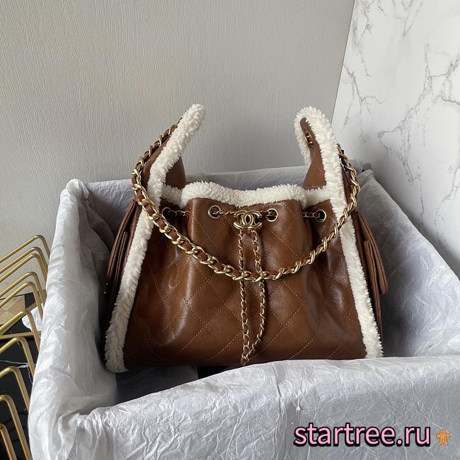 Chanel 25 small handbag Crumpled shearling sheepskin Brown - 1