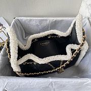 Chanel 25 small handbag Crumpled shearling sheepskin Black, gold - 3