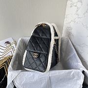 Chanel 25 small handbag Crumpled shearling sheepskin Black, gold - 2