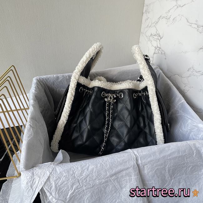 Chanel 25 small handbag Crumpled shearling sheepskin Black, Silver - 1