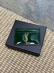 YSL CASSANDRE card case in patent leather in Green - 5