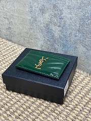 YSL CASSANDRE MATELASSÉ card case in patent leather in Green - 6