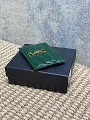YSL CASSANDRE MATELASSÉ card case in patent leather in Green - 2