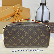 Louis Vuitton Toiletry Bag M11750-24-13*13CM - 4