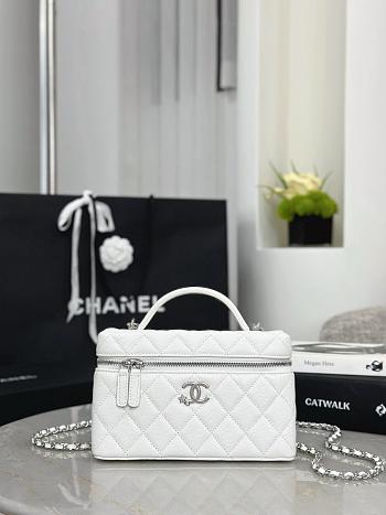 Chanel Vanity with chain Shiny grained calfskin White-17*19.5*5cm