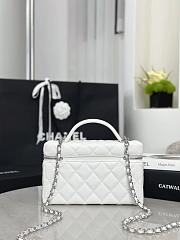Chanel Vanity with chain Shiny grained calfskin White-17*19.5*5cm - 3