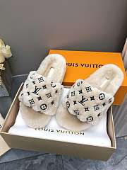 Louis Vuitton Slippers 033 - 4