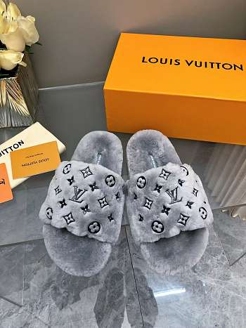 Louis Vuitton Slippers 034