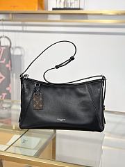 Louis Vuitton CARRYALL EAST WEST M28160-33.5*20*10CM - 3