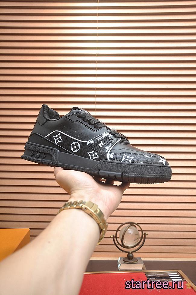 Louis Vuitton Sneakers 050 - 1