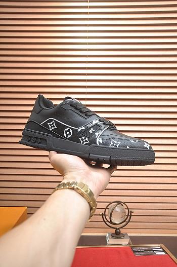 Louis Vuitton Sneakers 050