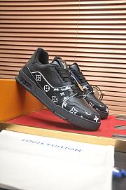 Louis Vuitton Sneakers 050 - 5