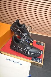 Louis Vuitton Sneakers 050 - 2