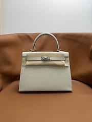 Hermes Kelly 25 White in Ostrich Silver Hardware - 1