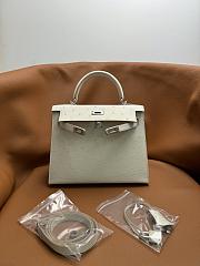 Hermes Kelly 25 White in Ostrich Silver Hardware - 4