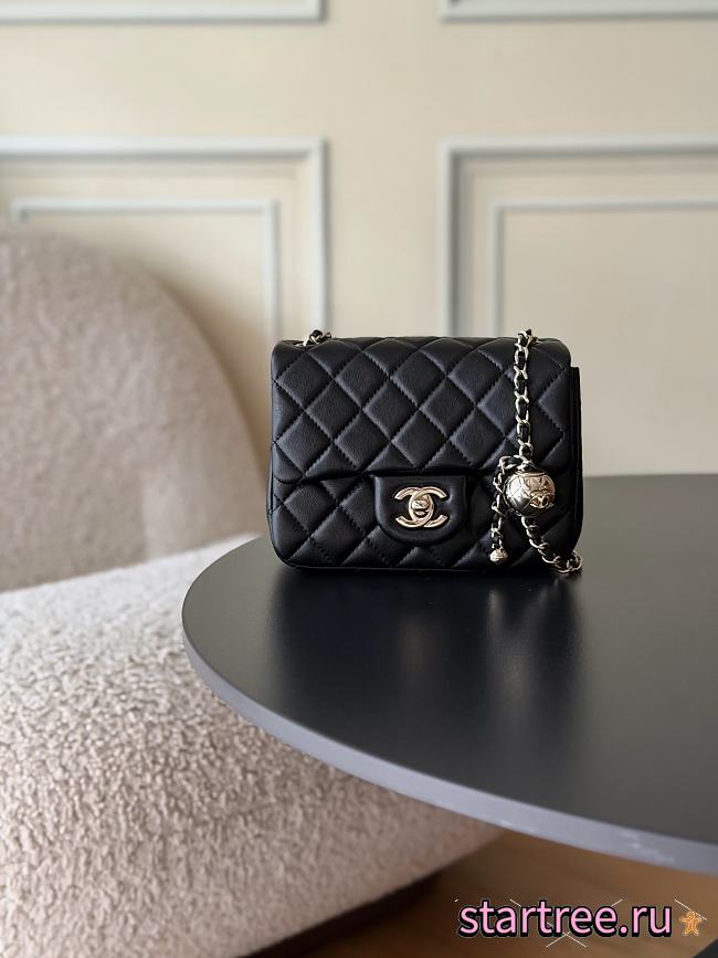Chanel 23C Classic mini flap Lamskin Black-12*18*7cm - 1