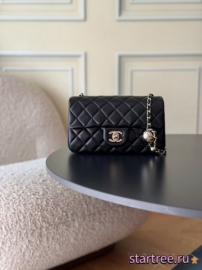 Chanel 23C Classic mini flap Lambskin Black-13*20*7cm - 1