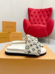 Louis Vuitton Slippers 041 - 4