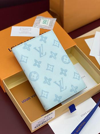 Louis VUitton Passport Cover M27612-14*2*10CM 