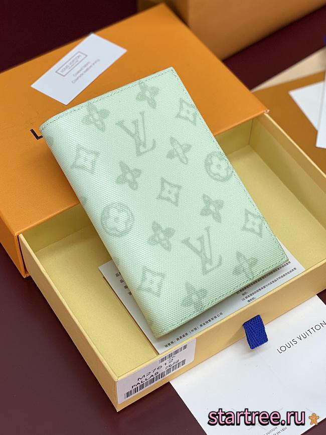 Louis VUitton Passport Cover M27612 Green-14*2*10CM - 1